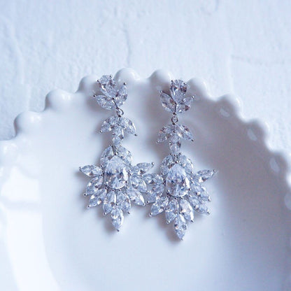 【ピアス】ビジュー ウェディング ブライダルピアス j6 【結婚式 ピアス イヤリング】