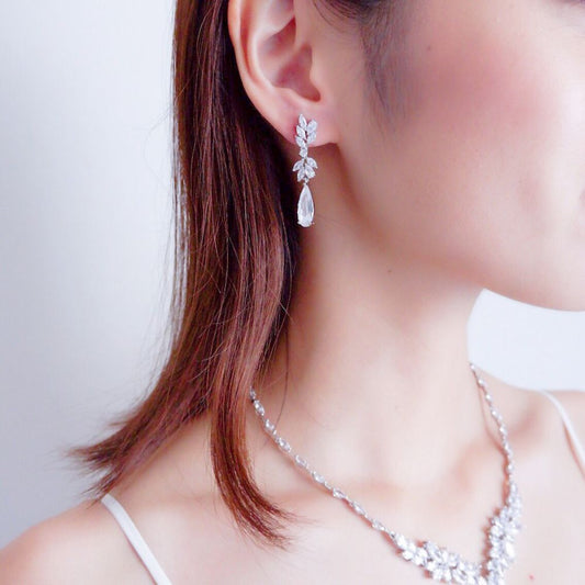 【ピアス】ビジュー ウェディング ブライダルピアス j7 【結婚式 ピアス イヤリング】