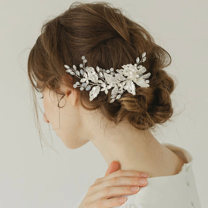 【ヘッドドレス】ブライダルヘッドドレス ビジュー リーフ ボンネ j9 【結婚式 ヘアアクセサリー】