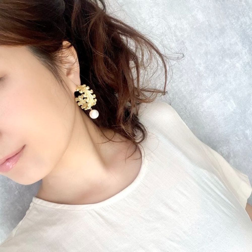 【ピアス】feuille ゴールドピアス 【結婚式 ピアス イヤリング】