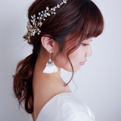 【ピアス】ビジュー クリスタル ホワイト タッセル ピアス k1/ブライダルアクセサリー 【結婚式 ピアス イヤリング】