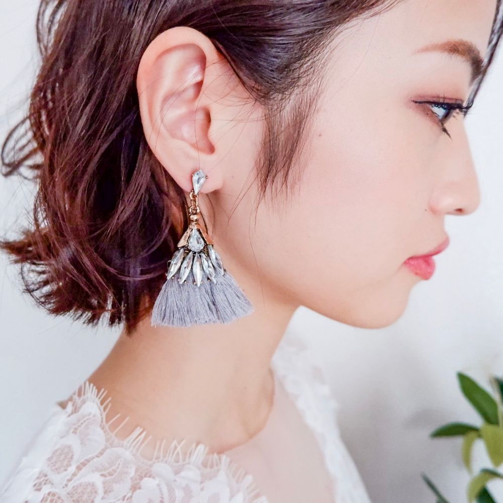 【ピアス】ビジュー クリスタル グレー タッセル ピアス k2/ブライダルアクセサリー 【結婚式 ピアス イヤリング】