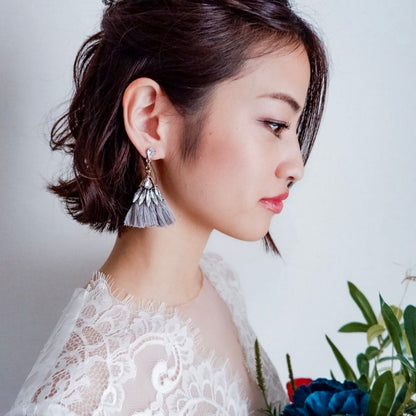 【ピアス】ビジュー クリスタル グレー タッセル ピアス k2/ブライダルアクセサリー 【結婚式 ピアス イヤリング】