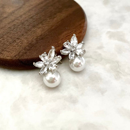 【ピアス・イヤリング】petit ジルコニアピアス 【結婚式 ピアス イヤリング】