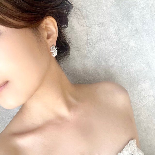 【ピアス・イヤリング】petit ジルコニアピアス 【結婚式　ピアス　イヤリング】