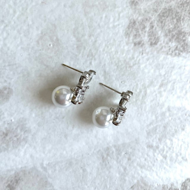 【ピアス・イヤリング】petit ジルコニアピアス 【結婚式 ピアス イヤリング】