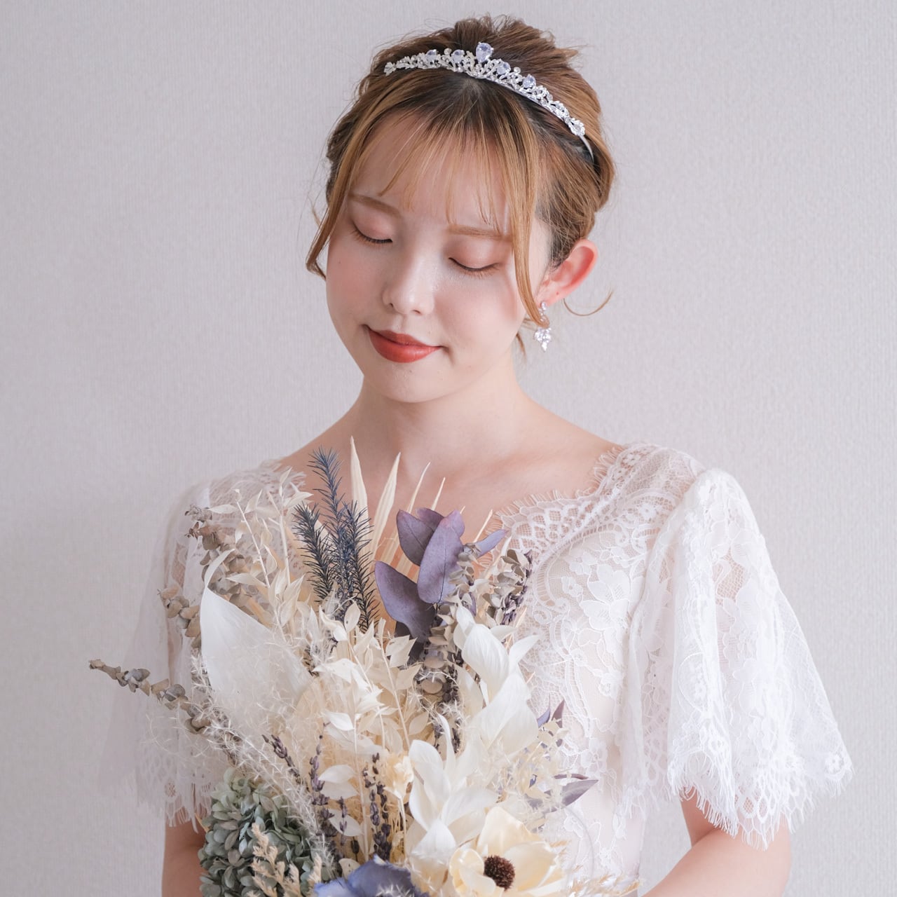 【ヘッドドレス】ティアラ ビジュー ブライダルヘッドドレス シルバー b10 【結婚式　ヘアアクセサリー】