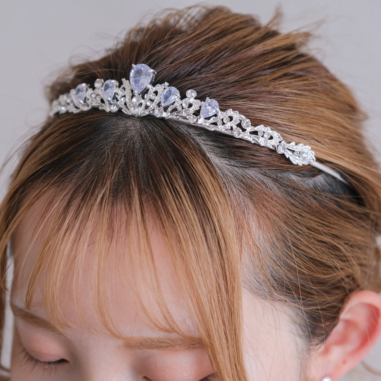 【ヘッドドレス】ティアラ ビジュー ブライダルヘッドドレス シルバー b10 【結婚式　ヘアアクセサリー】