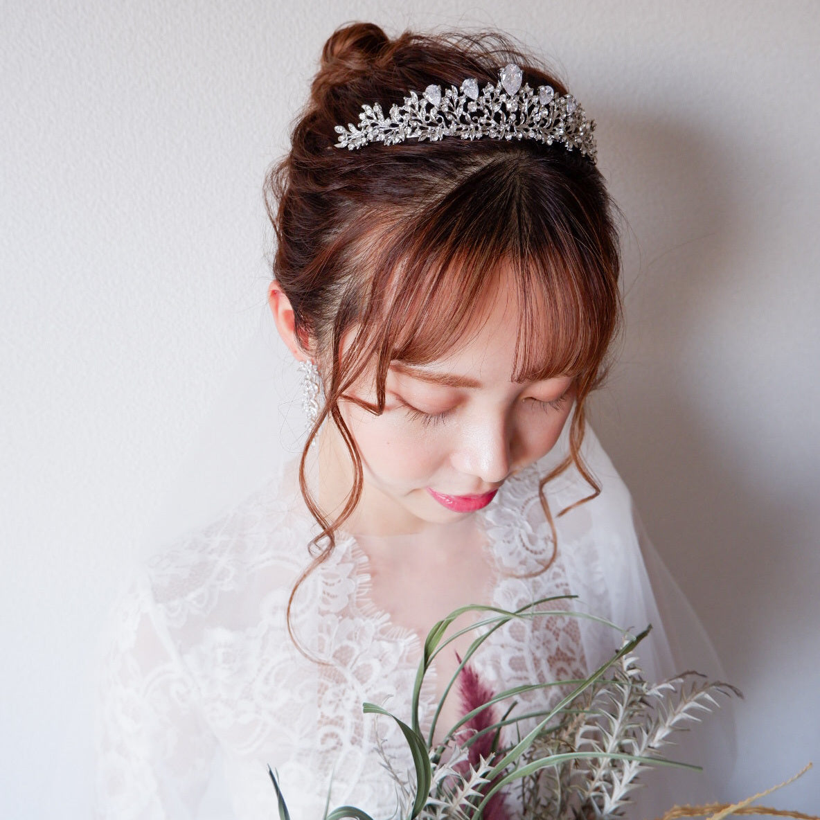 【ヘッドドレス】ティアラ ビジュー ブライダルヘッドドレス シルバー c5 【結婚式 ヘアアクセサリー】