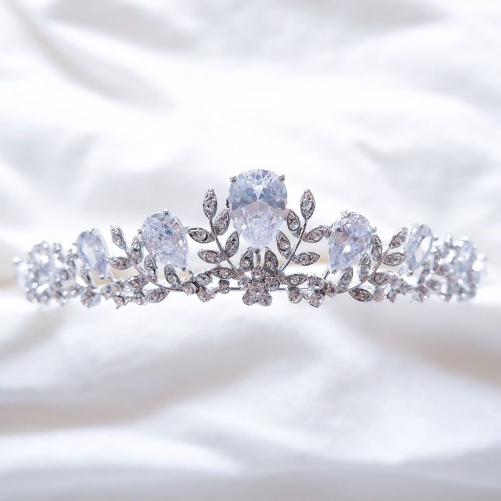 【ヘッドドレス】ティアラ ビジュー ブライダルヘッドドレス シルバー d2 【結婚式 ヘアアクセサリー】