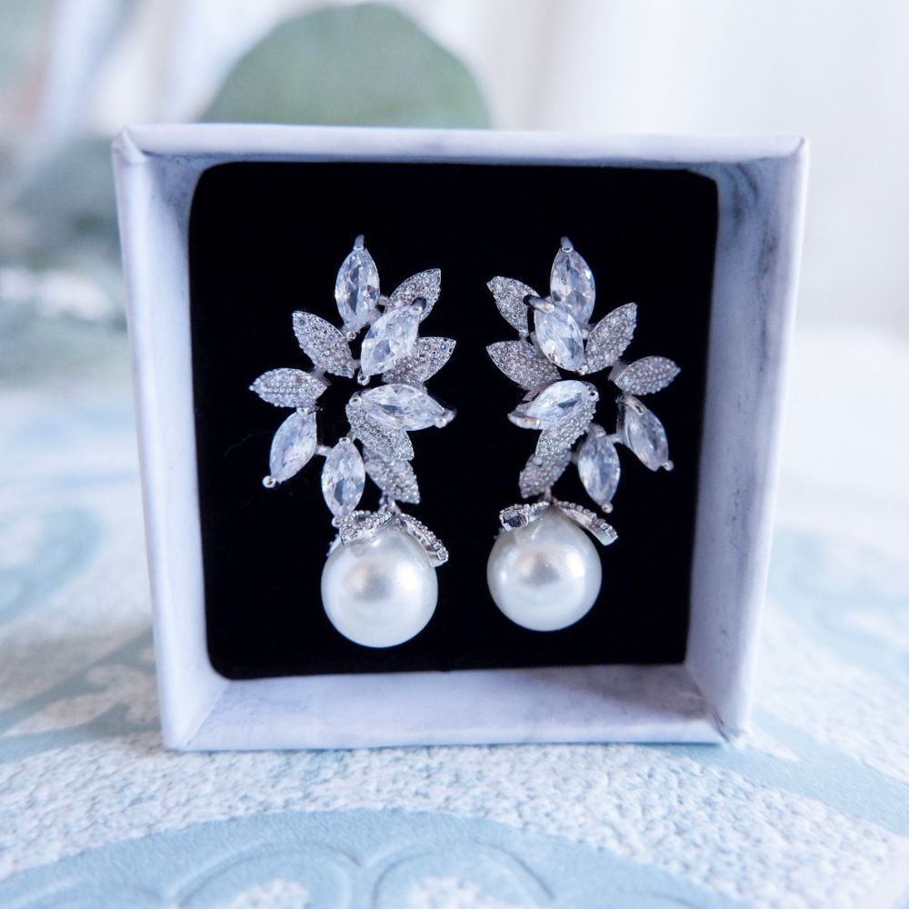 【ピアス】ビジュー パール ウェディング ブライダルピアス c3 【結婚式 ピアス イヤリング】