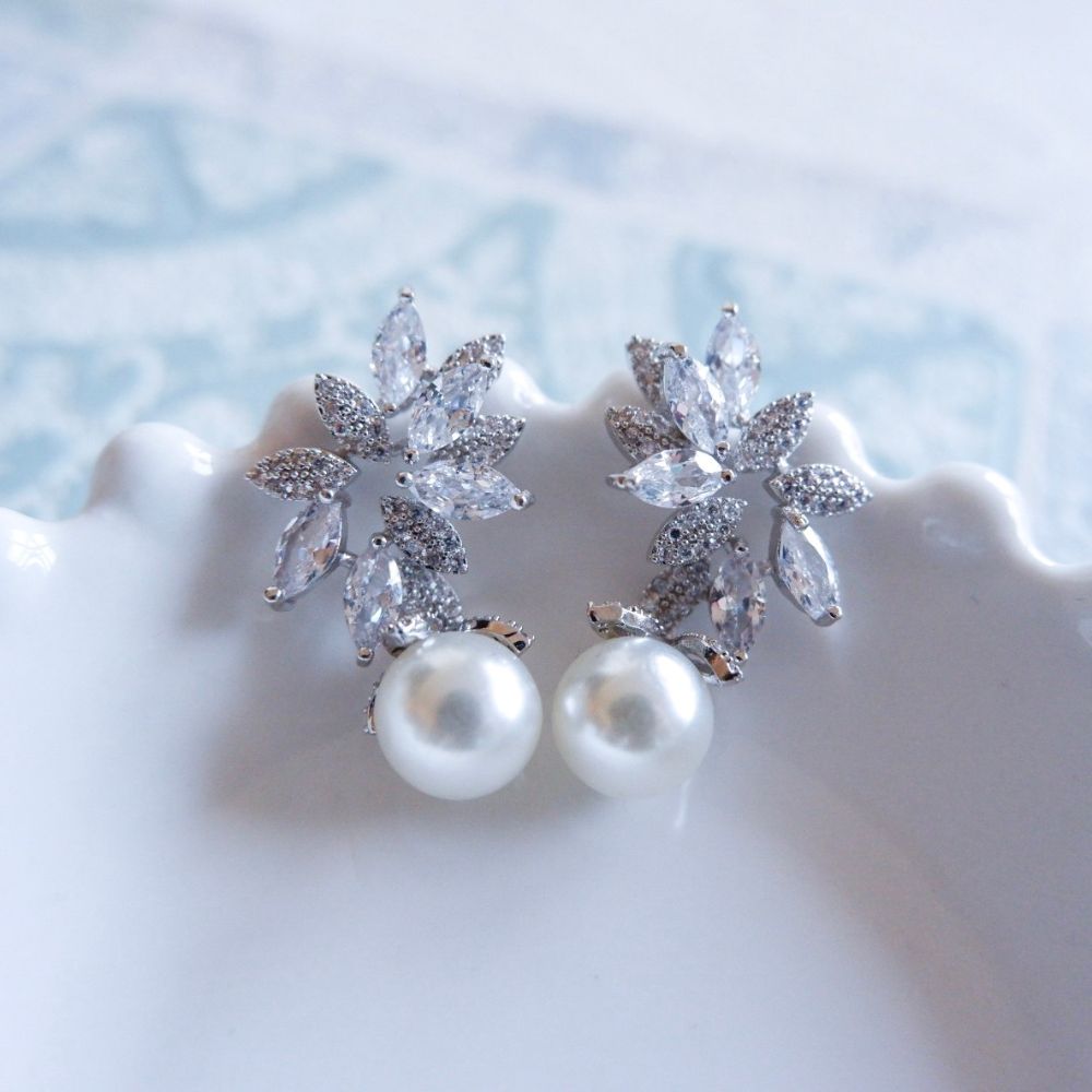 【イヤリング】ビジュー パール ウェディング ブライダルイヤリング c3 【結婚式 ピアス イヤリング】