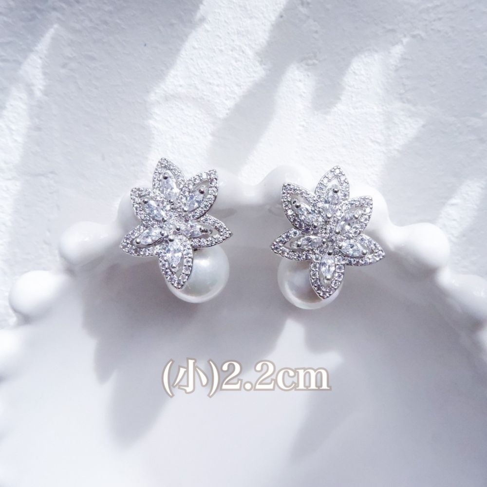 【ピアス】2サイズ ビジュー パール ウェディング ブライダルピアス d3(小さい) 【結婚式 ピアス イヤリング】