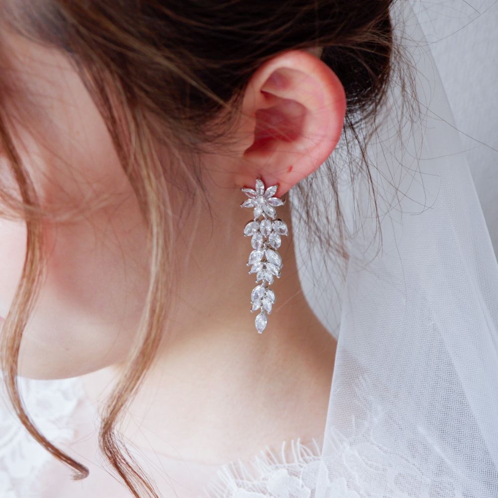 【ピアス】ビジュー ウェディング ブライダルピアス d10 【結婚式 ピアス イヤリング】