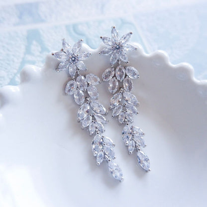 【ピアス】ビジュー ウェディング ブライダルピアス d10 【結婚式 ピアス イヤリング】