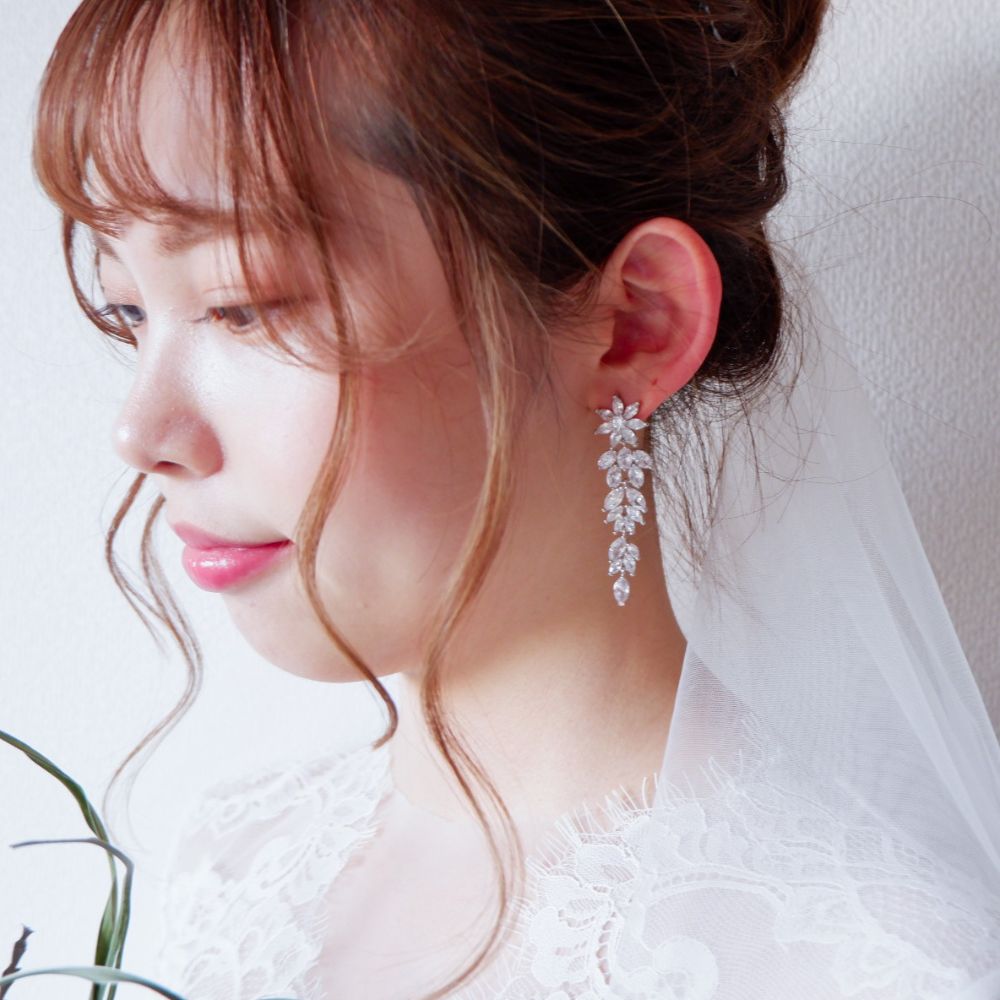 【イヤリング】ビジュー ウェディング ブライダルイヤリング d10 【結婚式 ピアス イヤリング】