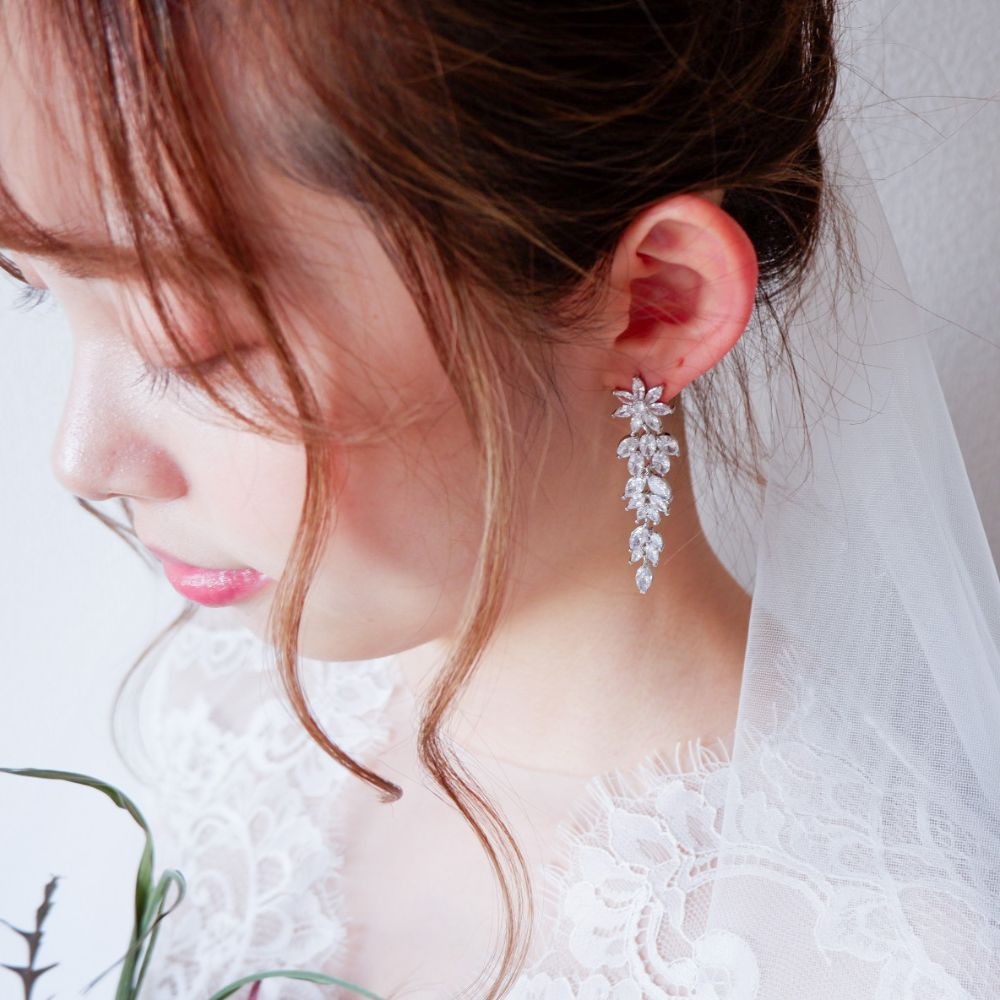 【イヤリング】ビジュー ウェディング ブライダルイヤリング d10 【結婚式 ピアス イヤリング】