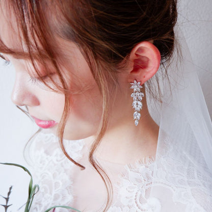 【イヤリング】ビジュー ウェディング ブライダルイヤリング d10 【結婚式 ピアス イヤリング】