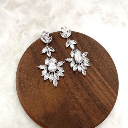 【ピアス・イヤリング】Parfaite ジルコニアピアス 【結婚式 ピアス イヤリング】