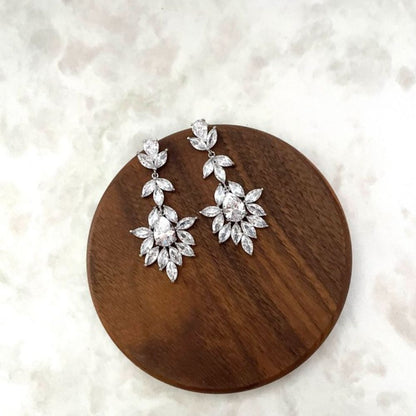 【ピアス・イヤリング】Parfaite ジルコニアピアス 【結婚式 ピアス イヤリング】