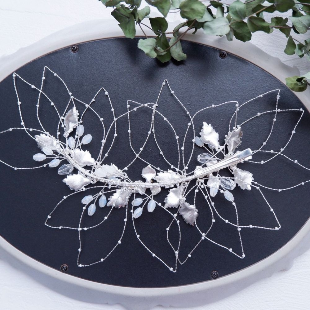 【ヘッドドレス】ブライダルヘッドドレス ビジュー リーフ ボンネ シルバー e7 【結婚式 ヘアアクセサリー】