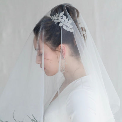 ブライダルヘッドドレス ビジュー フラワー ティアラ シルバー k9 【結婚式　ヘアアクセサリー】