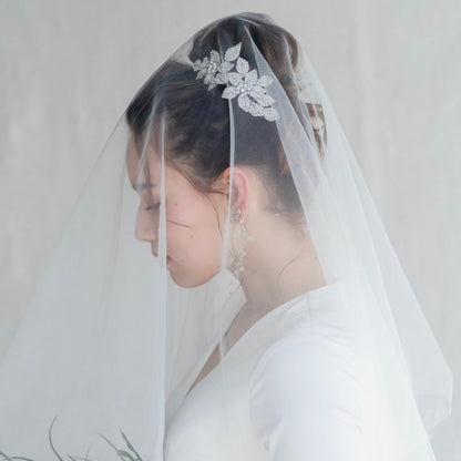 ブライダルヘッドドレス ビジュー フラワー ティアラ シルバー k9 【結婚式 ヘアアクセサリー】