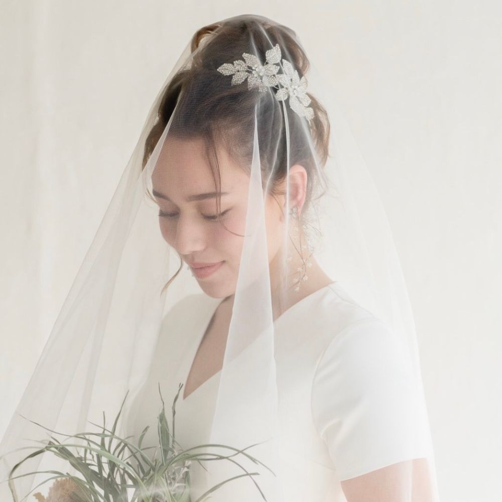 ブライダルヘッドドレス ビジュー フラワー ティアラ シルバー k9 【結婚式 ヘアアクセサリー】