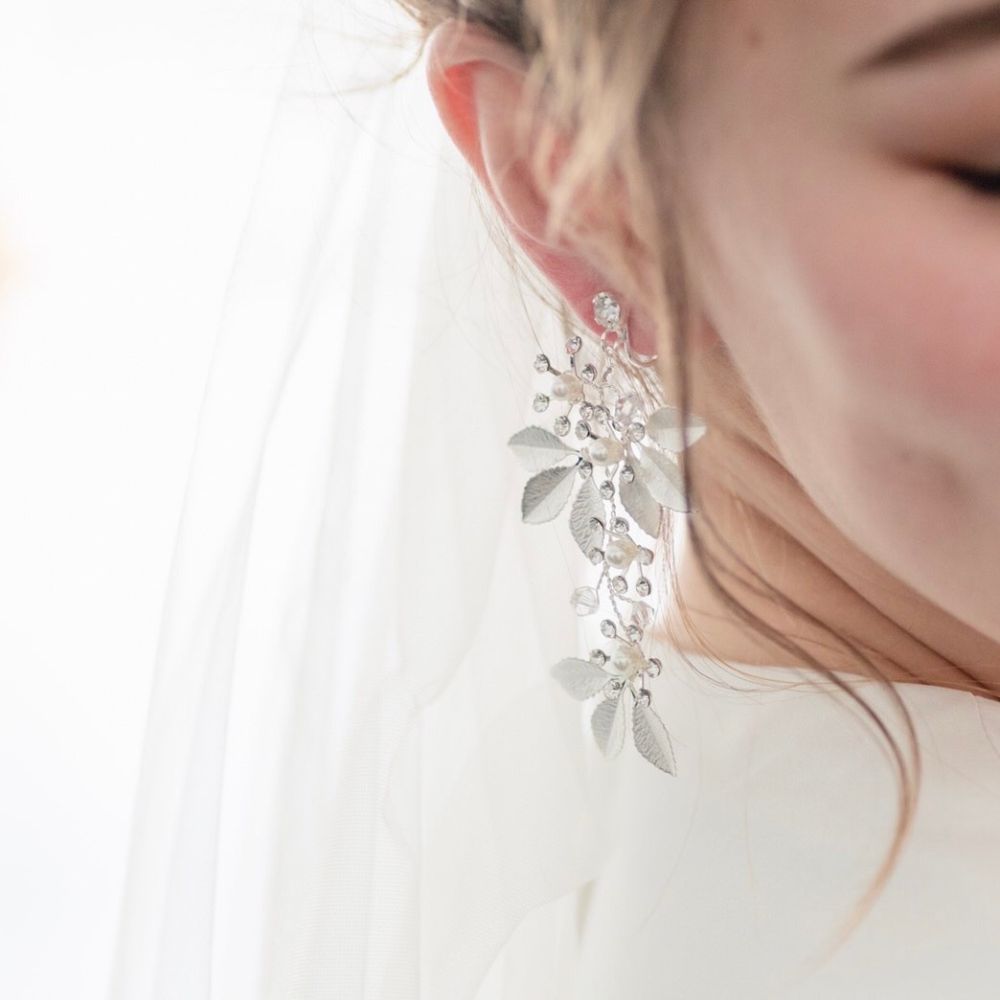 【イヤリング】ブライダルイヤリング 小枝イヤリング ビジュー シルバー m2 【結婚式 ピアス イヤリング】