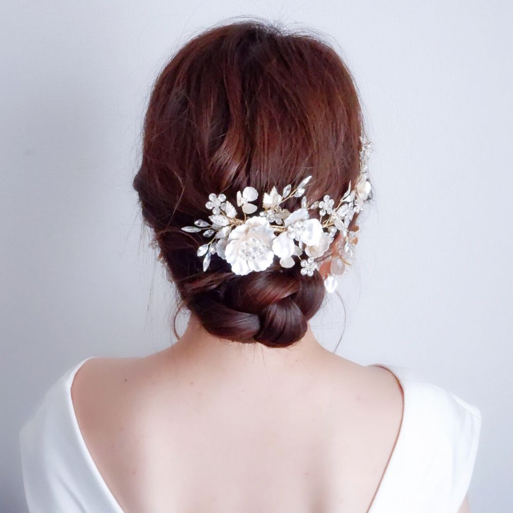 【ヘッドドレス】ブライダルヘッドドレス ビジュー フラワー ボンネ ゴールド m4 【結婚式 ヘアアクセサリー】