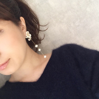 【ピアス・イヤリング】オリジナル商品Amour フラワー淡水パールピアス 【結婚式 ピアス イヤリング】