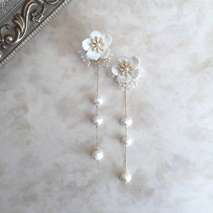 【ピアス・イヤリング】オリジナル商品Amour フラワー淡水パールピアス 【結婚式 ピアス イヤリング】