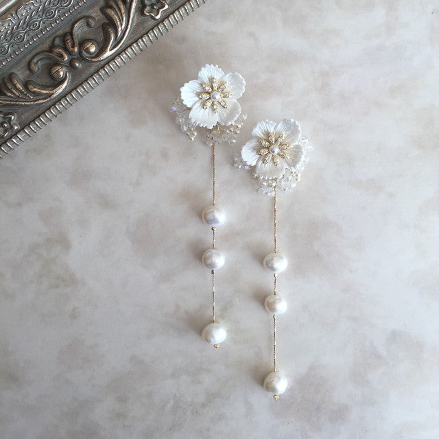 【ピアス・イヤリング】オリジナル商品Amour フラワー淡水パールピアス 【結婚式 ピアス イヤリング】
