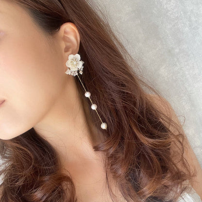 【ピアス・イヤリング】オリジナル商品Amour フラワー淡水パールピアス 【結婚式 ピアス イヤリング】