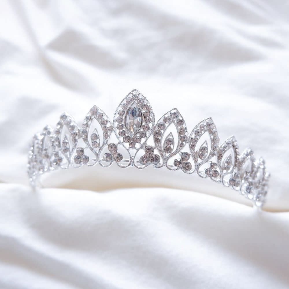 【ヘッドドレス】ティアラ ビジュー ブライダルヘッドドレス シルバー n3 【結婚式 ヘアアクセサリー】