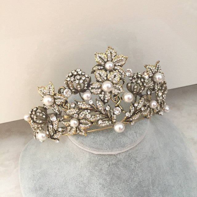 【ヘッドドレス】Luxe ブライダルティアラ 【結婚式 ヘアアクセサリー】