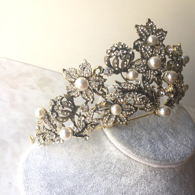 【ヘッドドレス】Luxe ブライダルティアラ 【結婚式 ヘアアクセサリー】