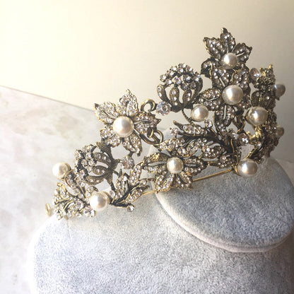 【ヘッドドレス】Luxe ブライダルティアラ 【結婚式 ヘアアクセサリー】
