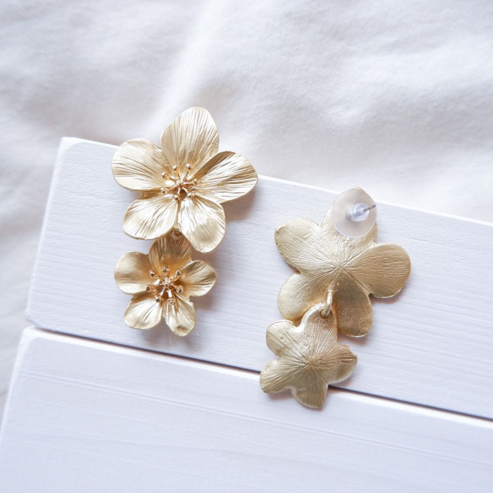 【ピアス】ブライダルピアス アンティークピアス フラワー ゴールド n4 【結婚式 ピアス イヤリング】