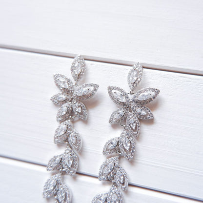 【ピアス】ビジュー ウェディング ブライダルピアス n8 【結婚式 ピアス イヤリング】