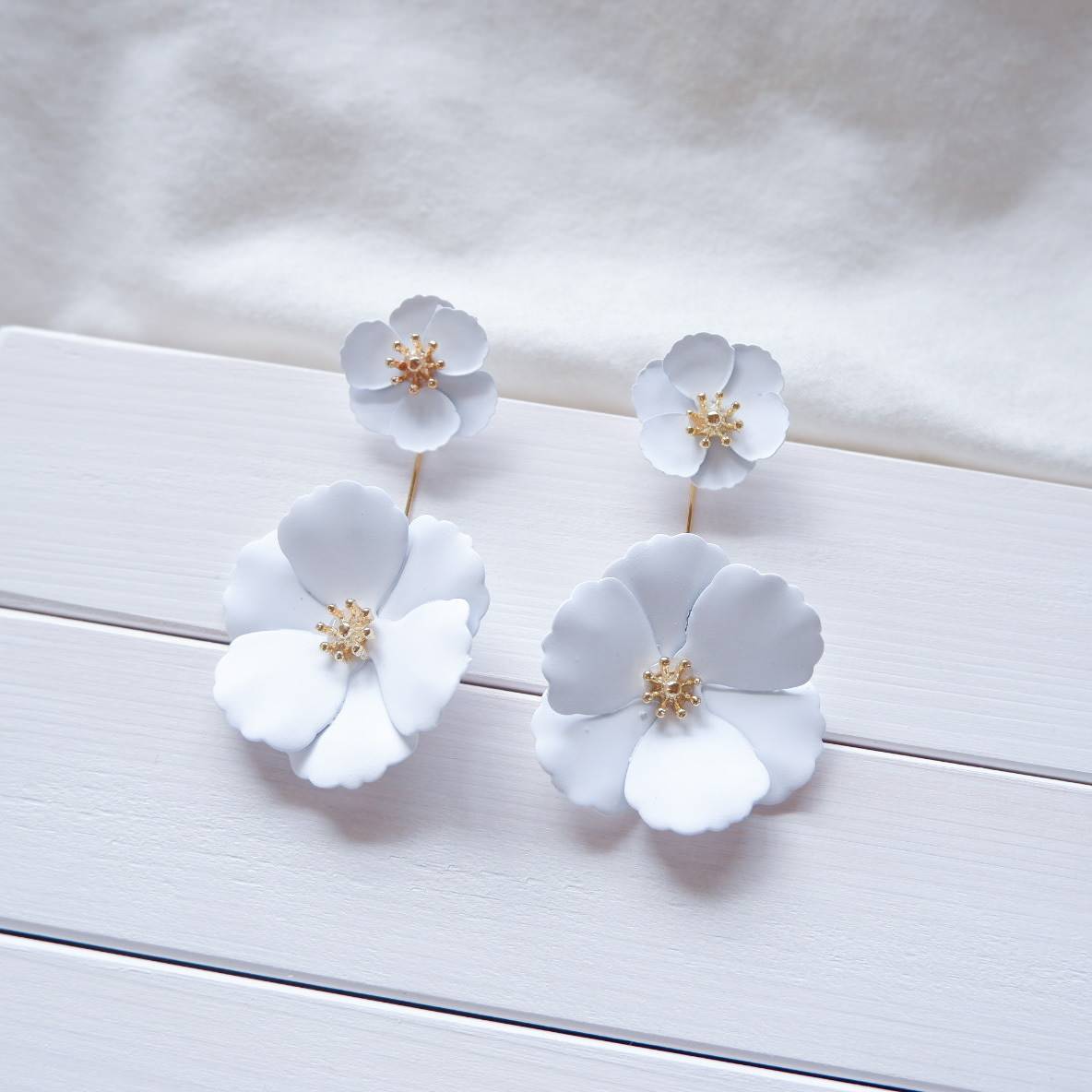 【ピアス】2way ブライダルピアス ホワイトフラワー ゴールド n11 【結婚式 ピアス イヤリング】