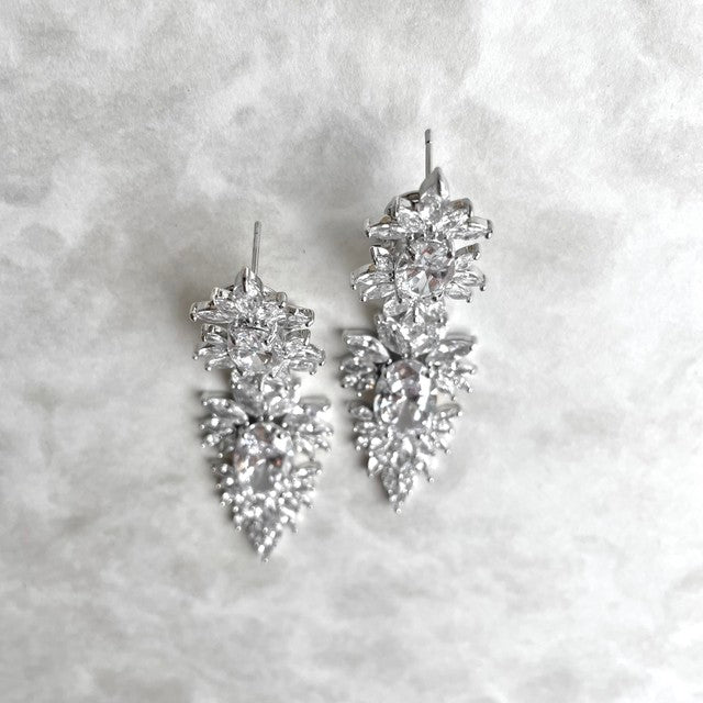 【ピアス・イヤリング】Adorer ジルコニアブライダルピアス 【結婚式 ピアス イヤリング】