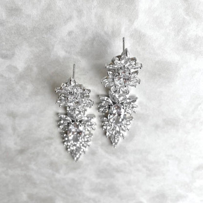 【ピアス・イヤリング】Adorer ジルコニアブライダルピアス 【結婚式 ピアス イヤリング】