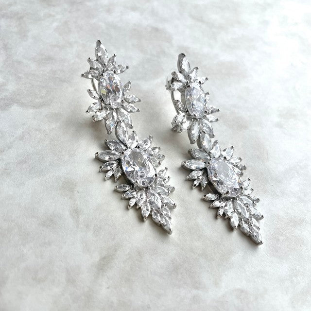 【ピアス・イヤリング】Adorer ジルコニアブライダルピアス 【結婚式 ピアス イヤリング】