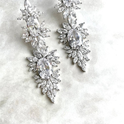 【ピアス・イヤリング】Adorer ジルコニアブライダルピアス 【結婚式 ピアス イヤリング】