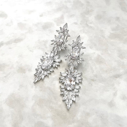 【ピアス・イヤリング】Adorer ジルコニアブライダルピアス 【結婚式 ピアス イヤリング】