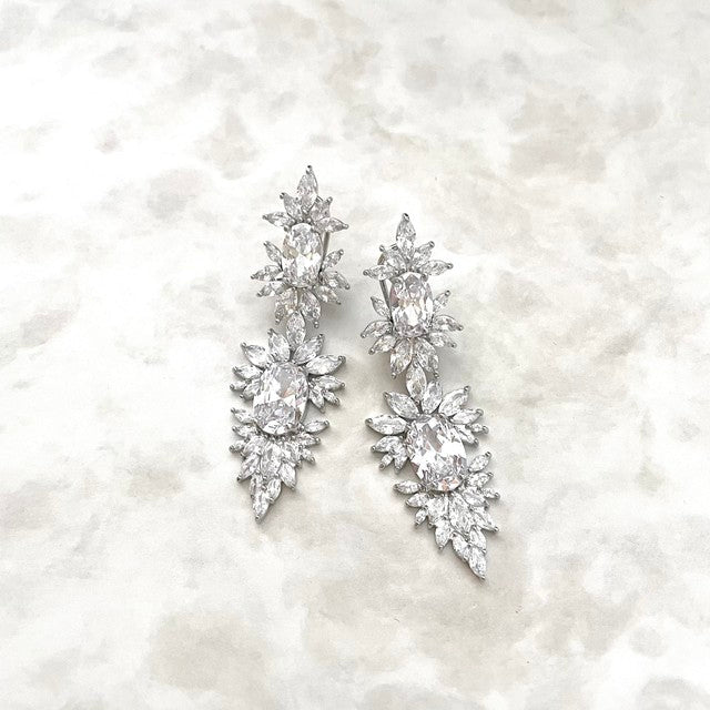 【ピアス・イヤリング】Adorer ジルコニアブライダルピアス 【結婚式 ピアス イヤリング】