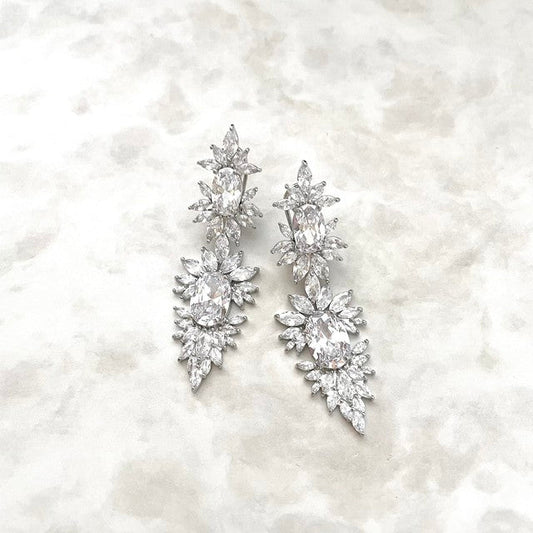 【ピアス・イヤリング】Adorer ジルコニアブライダルピアス 【結婚式 ピアス イヤリング】