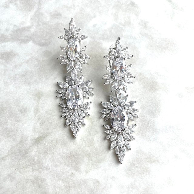 【ピアス・イヤリング】Adorer ジルコニアブライダルピアス 【結婚式 ピアス イヤリング】