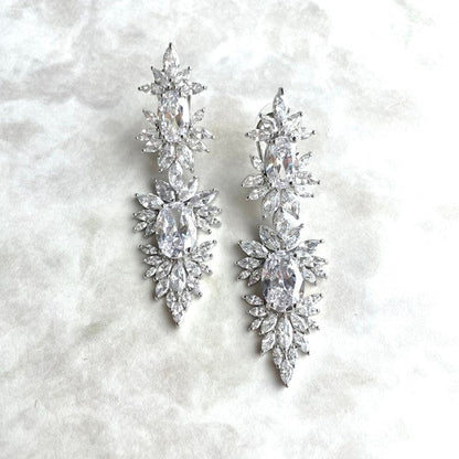 【ピアス・イヤリング】Adorer ジルコニアブライダルピアス 【結婚式 ピアス イヤリング】